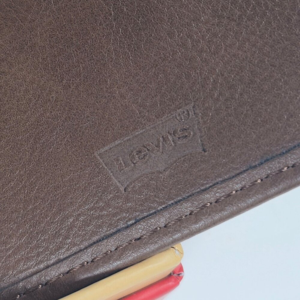 Levi's® Men's Bifold Wallet - Classic Brown - Picture 2 of 5